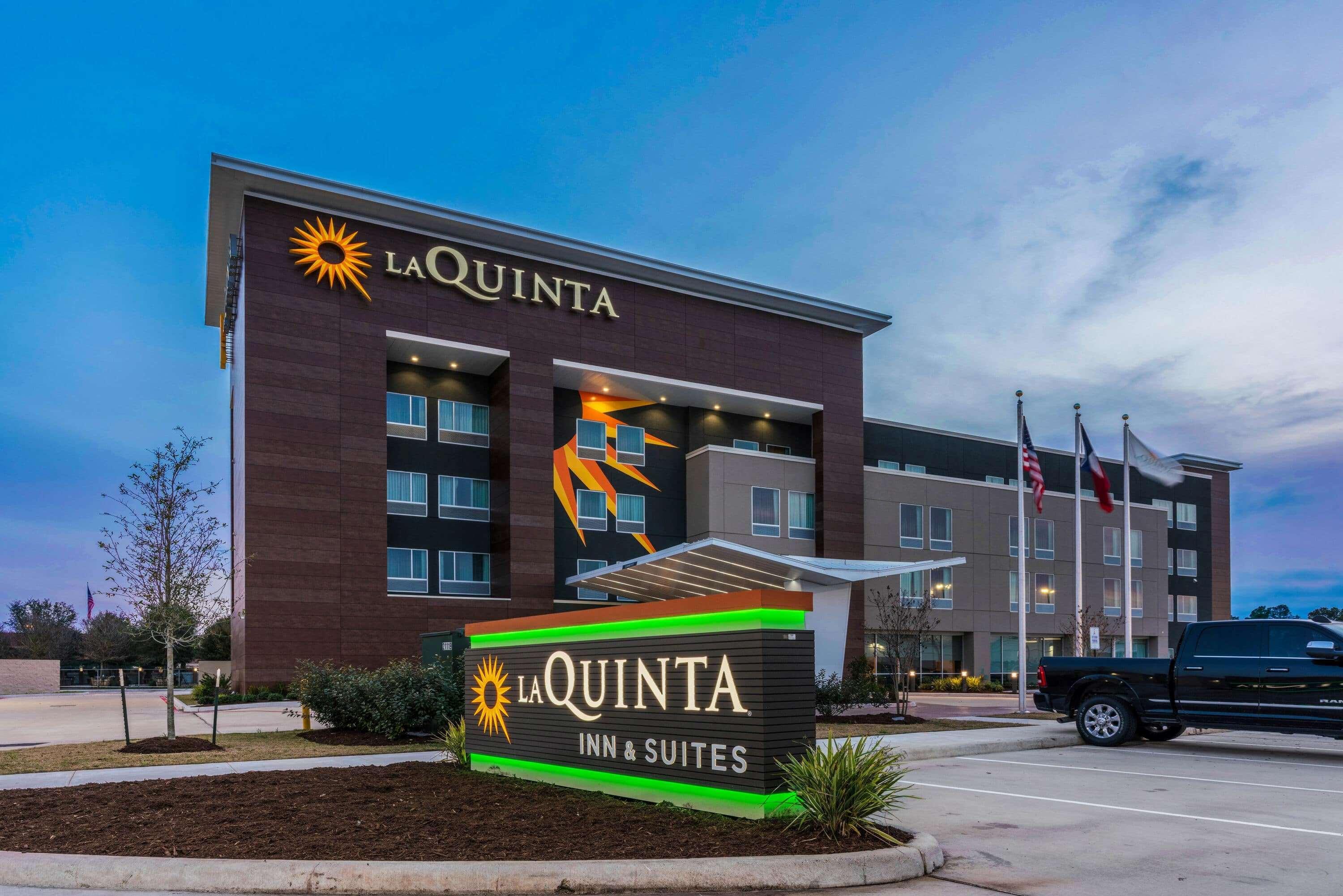 La Quinta Inn And Suites By Wyndham Houston Spring South Exterior photo