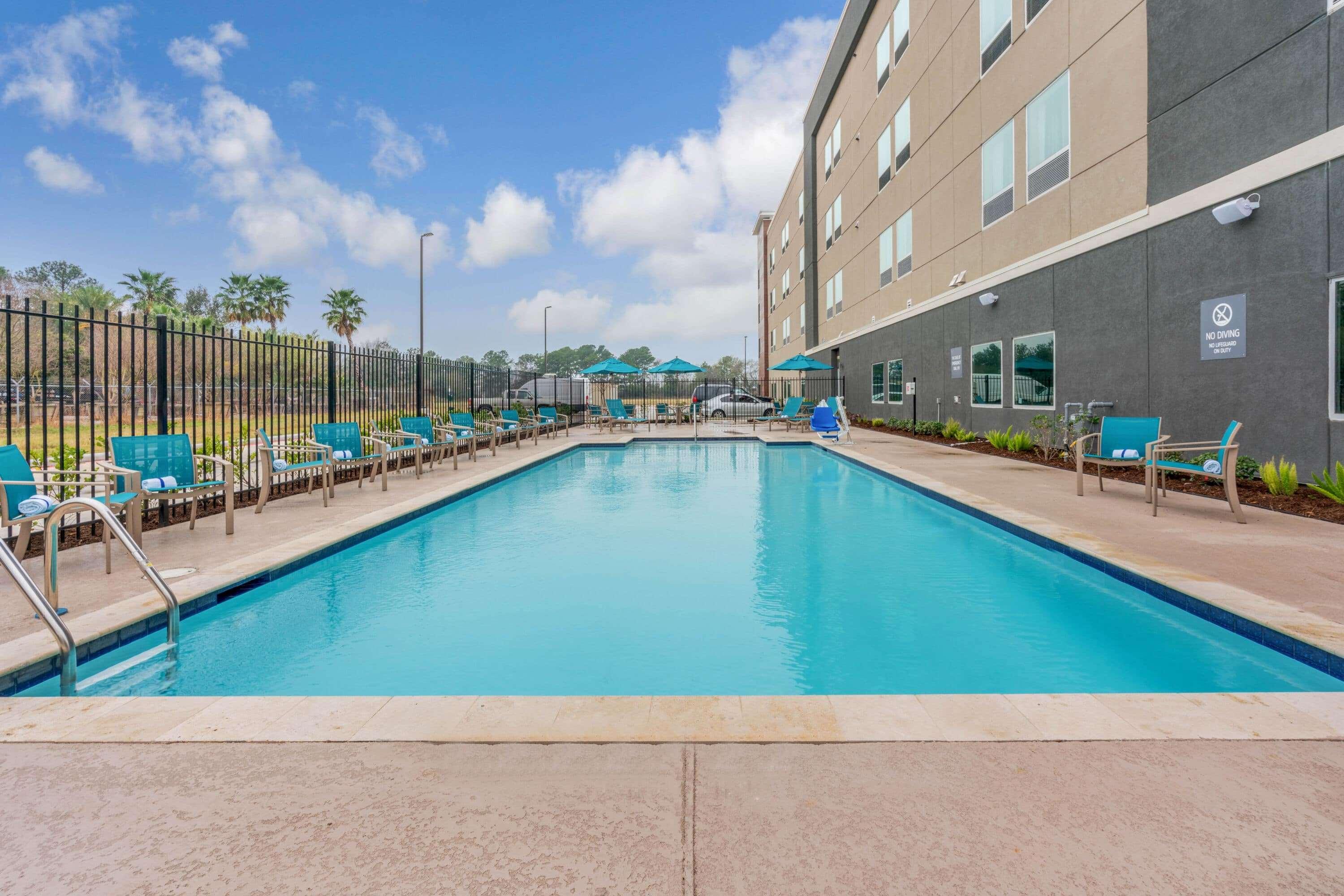 La Quinta Inn And Suites By Wyndham Houston Spring South Exterior photo